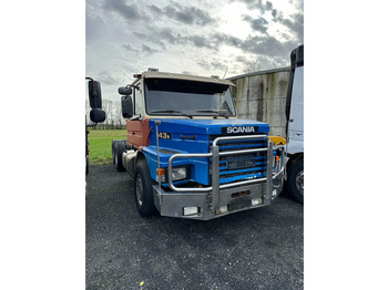مقطورة السحب SCANIA T143