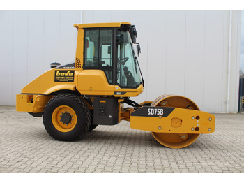 ضاغطة التربة VOLVO SD75B