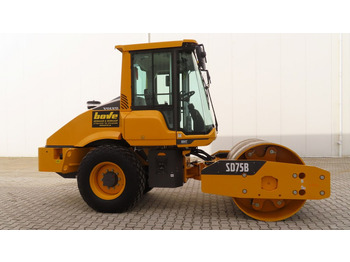 ضاغطة التربة VOLVO SD75B