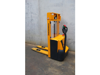 آلة تكديس JUNGHEINRICH EJC