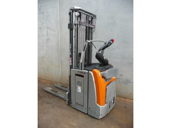 آلة تكديس STILL