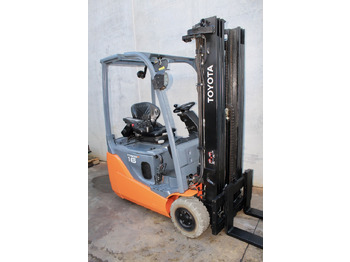 رافعة شوكية كهربائية TOYOTA