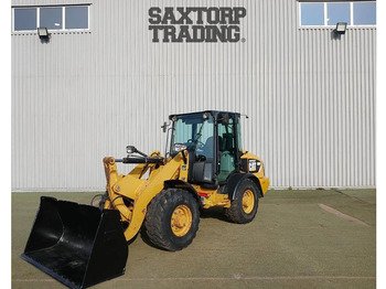 اللودر بعجل CATERPILLAR 906H