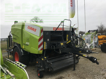 آلة بالات مربعة CLAAS