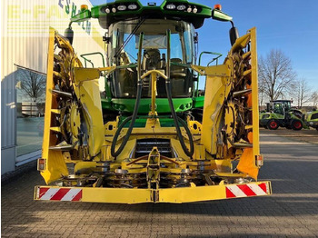 حصادة الأعلاف John Deere 8300i: صورة 4