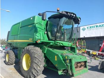 حصادة JOHN DEERE W650