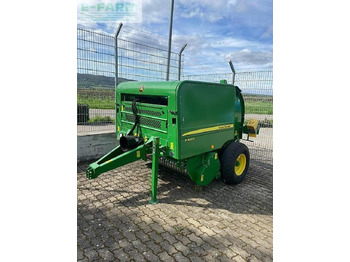 آلة بالات مربعة JOHN DEERE
