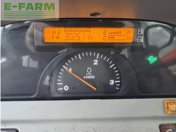 جرار Kubota 5740: صورة 4