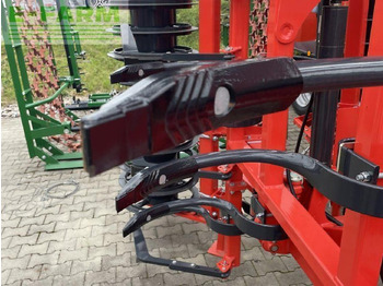 آلة حراثة KUHN