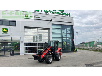 حفار صغير MANITOU