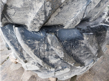 الإطارات والجنوط Continental 900/60R38  750/55R30  John Deere 8335R 8430 8530: صورة 2