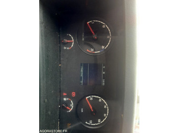 شاحنة قمامة SCANIA 1