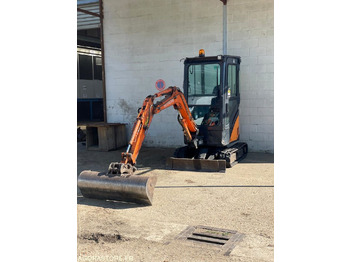 حفّار MINI-PELLE SUR CHENILLE CAOUTCHOUC HITACHI ZX17U-2  15CV 1.9T AVEC 3 GODETS: صورة 2