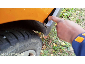 فان Renault Trafic - 2007 - 261796kms - 608bzx31: صورة 3 فان Renault Trafic - 2007 - 261796kms - 608bzx31: صورة 3
