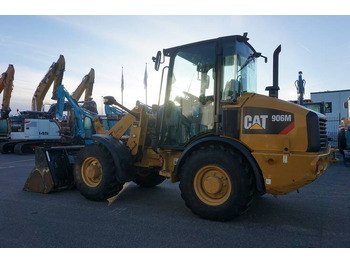 اللودر بعجل CATERPILLAR 906M