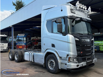 شاحنة بهيكل معدني للمقصورة SCANIA R 730
