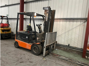 رافعة شوكية كهربائية Doosan B25X-5: صورة 4