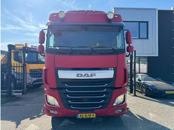 رأس تريلا DAF XF 440 4X2 EURO 6 SKIRTS 2017: صورة 2 رأس تريلا DAF XF 440 4X2 EURO 6 SKIRTS 2017: صورة 2