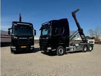شاحنة برافعة خطافية SCANIA R 580
