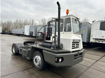 شاحنة نقل نصف مقطورة بالميناء TERBERG