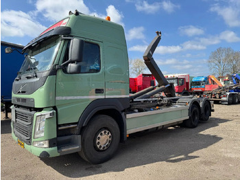 شاحنة برافعة خطافية VOLVO FM 410