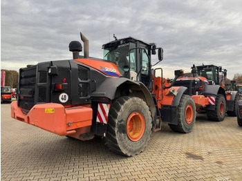 اللودر بعجل HITACHI ZW250