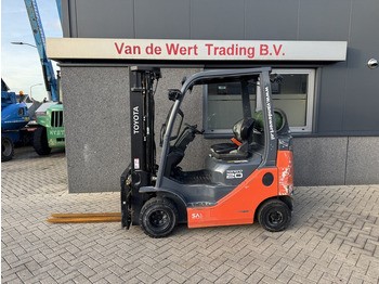 رافعة شوكية تعمل بالغاز TOYOTA