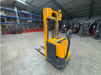 رافعة شوكية 2013 JUNGHEINRICH EJC220 2,000KG STACKER PALLET TRUCK ANT FREE LIFT: صورة 4 رافعة شوكية 2013 JUNGHEINRICH EJC220 2,000KG STACKER PALLET TRUCK ANT FREE LIFT: صورة 4