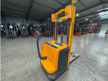 رافعة شوكية 2013 JUNGHEINRICH EJC220 2,000KG STACKER PALLET TRUCK ANT FREE LIFT: صورة 3 رافعة شوكية 2013 JUNGHEINRICH EJC220 2,000KG STACKER PALLET TRUCK ANT FREE LIFT: صورة 3
