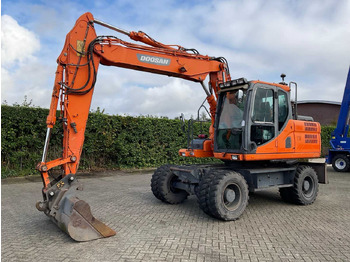 حفار ذو عجلات DOOSAN DX140W-3