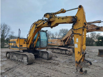 حفار زاحف JCB JS130