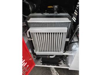 اللودر المجنزر صغير LADYS - 2025 - LA670 - SKID STEER LOADER: صورة 4 اللودر المجنزر صغير LADYS - 2025 - LA670 - SKID STEER LOADER: صورة 4