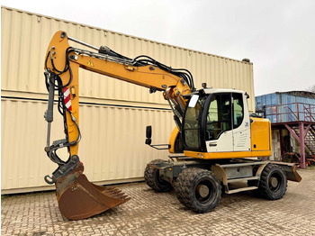 حفار ذو عجلات LIEBHERR A 914