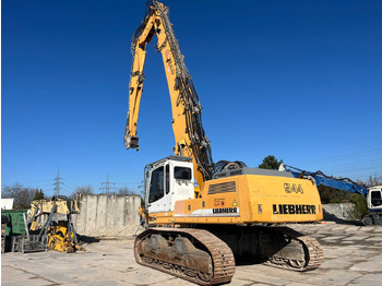 حفّار LIEBHERR R 944