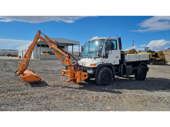 شاحنة UNIMOG U300