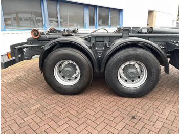 شاحنة بهيكل معدني للمقصورة Mercedes-Benz Atego 2628 6x4 Manual gear Full steel suspension: صورة 4