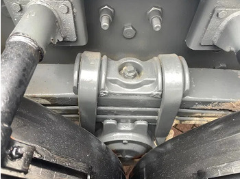 شاحنة بهيكل معدني للمقصورة Mercedes-Benz Atego 2628 6x4 Manual gear Full steel suspension: صورة 5