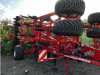 آلة حراثة HORSCH