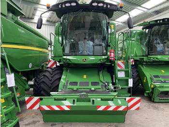 حصادة JOHN DEERE T550