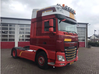 مقطورة السحب DAF XF 460