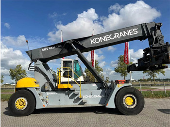 آلة حمل الحاويات في الأماكن الصغيرة KONECRANES