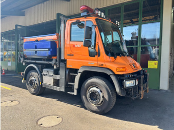 شاحنة قلاب UNIMOG U400