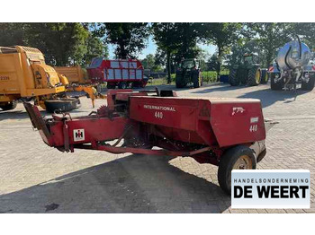 آلة بالات مربعة International 440: صورة 5