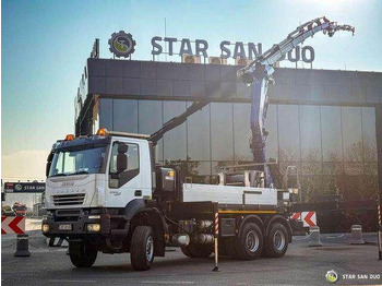 شاحنات مسطحة IVECO Trakker