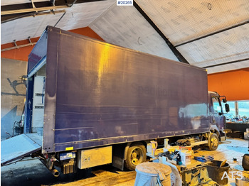 شاحنة صندوقية Renault midlum 220.08: صورة 2