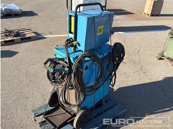 معدات الانشاءات