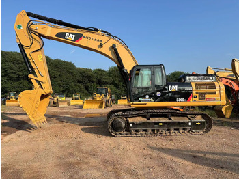 حفار زاحف CATERPILLAR 330D2L