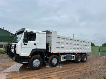 شاحنة قلاب لنقل البضائع السائبة Sinotruk HOWO 371hp 8x4 tipper truck: صورة 4 شاحنة قلاب لنقل البضائع السائبة Sinotruk HOWO 371hp 8x4 tipper truck: صورة 4