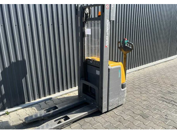 آلة تكديس JUNGHEINRICH EJC