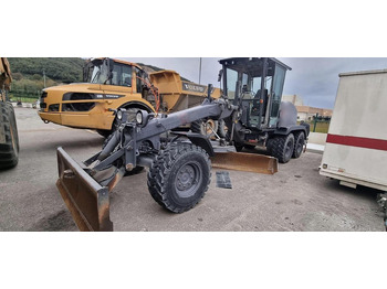 ماكينة تسوية NEW HOLLAND